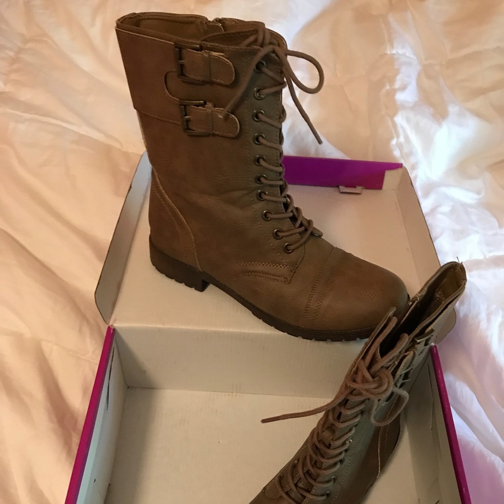 Rampage Size 8.5 Combat Boots